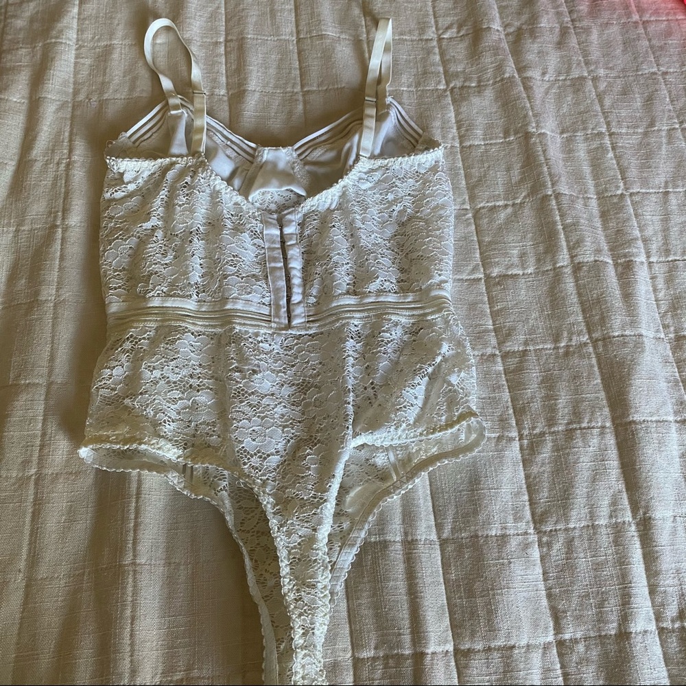 Two bodysuits - Picture 7 of 8